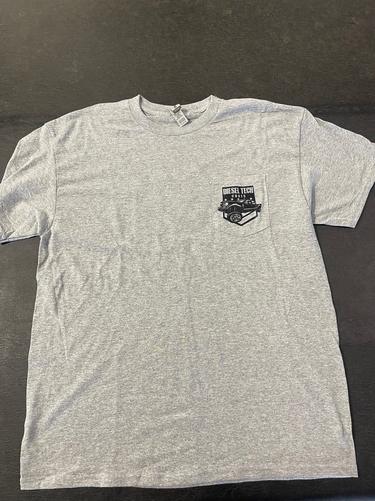 NEW LOGO POCKET TEE